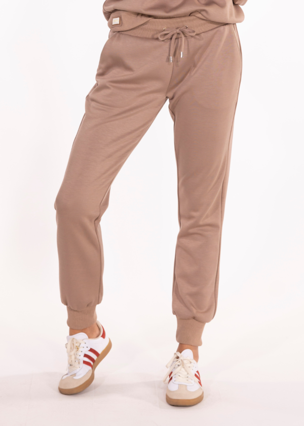 PANTALON REGULAR FIT LOUISE MOKA - Image 2