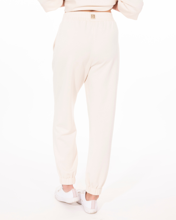 PANTALON RELAX FIT CREME - Image 4